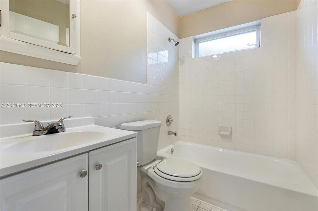 На продажу: $529,900 (2 спален, 2 ванн, 962 Квадратных фут)