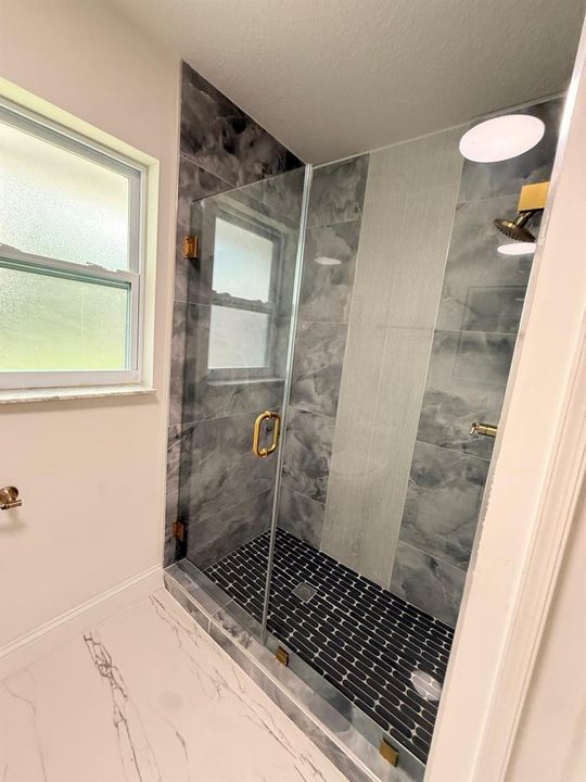 Master Bath (2)