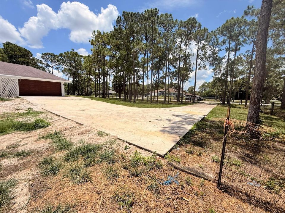 Front driveway view