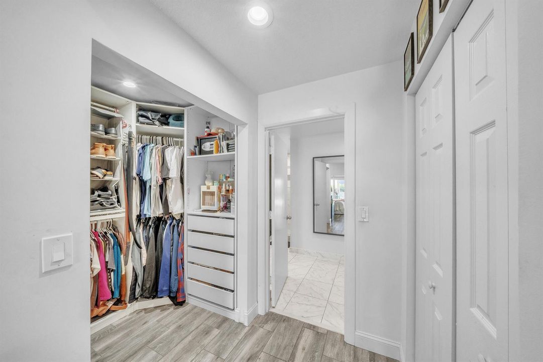 12 Primary Closets (1)