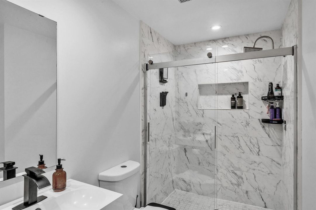 13 Primary Bathroom (5)