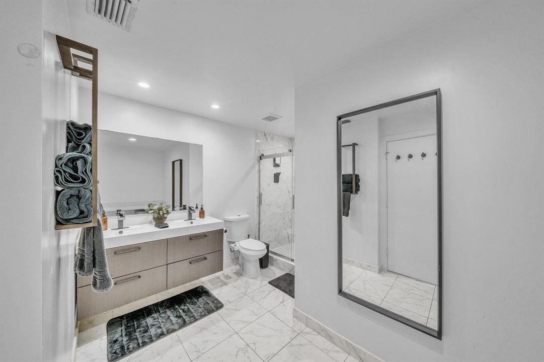 13 Primary Bathroom (2)