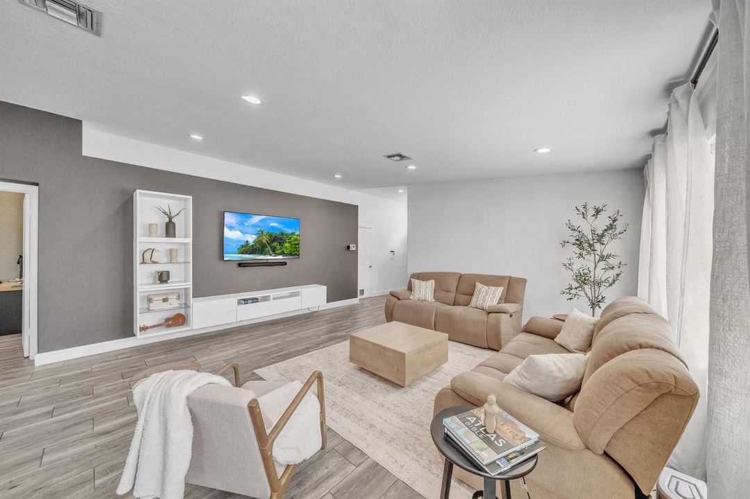 10 Living Area (3)
