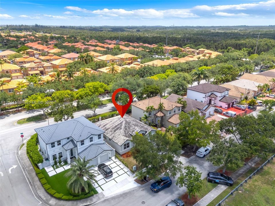 На продажу: $749,000 (3 спален, 2 ванн, 1618 Квадратных фут)