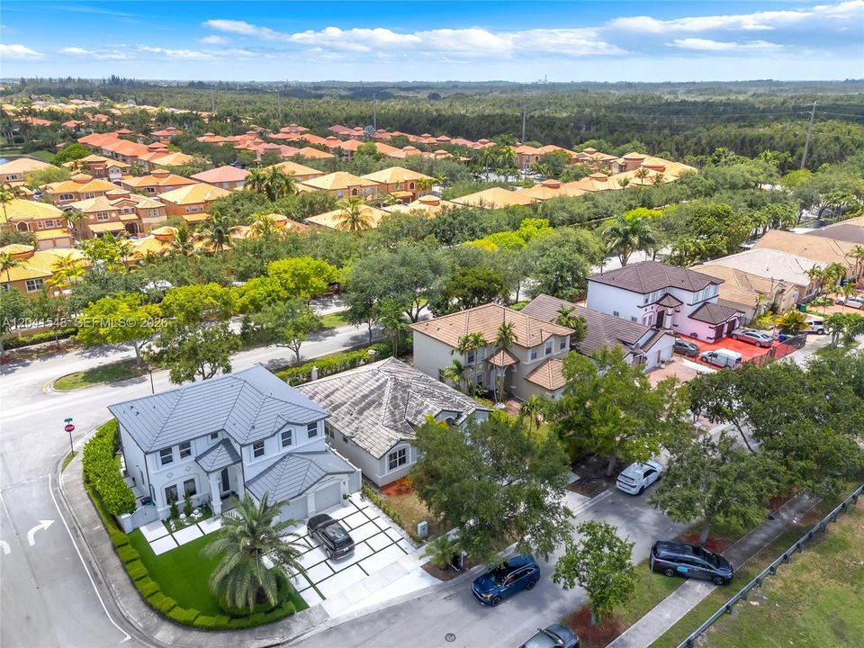 На продажу: $749,000 (3 спален, 2 ванн, 1618 Квадратных фут)