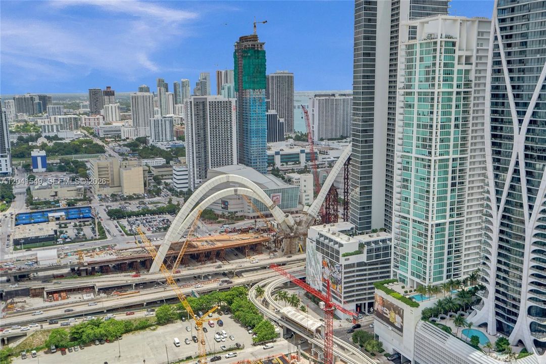 For Sale: $549,000 (1 beds, 2 baths, 1018 Square Feet)
