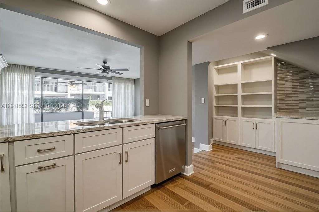 For Rent: $2,900 (2 beds, 3 baths, 0 Square Feet)