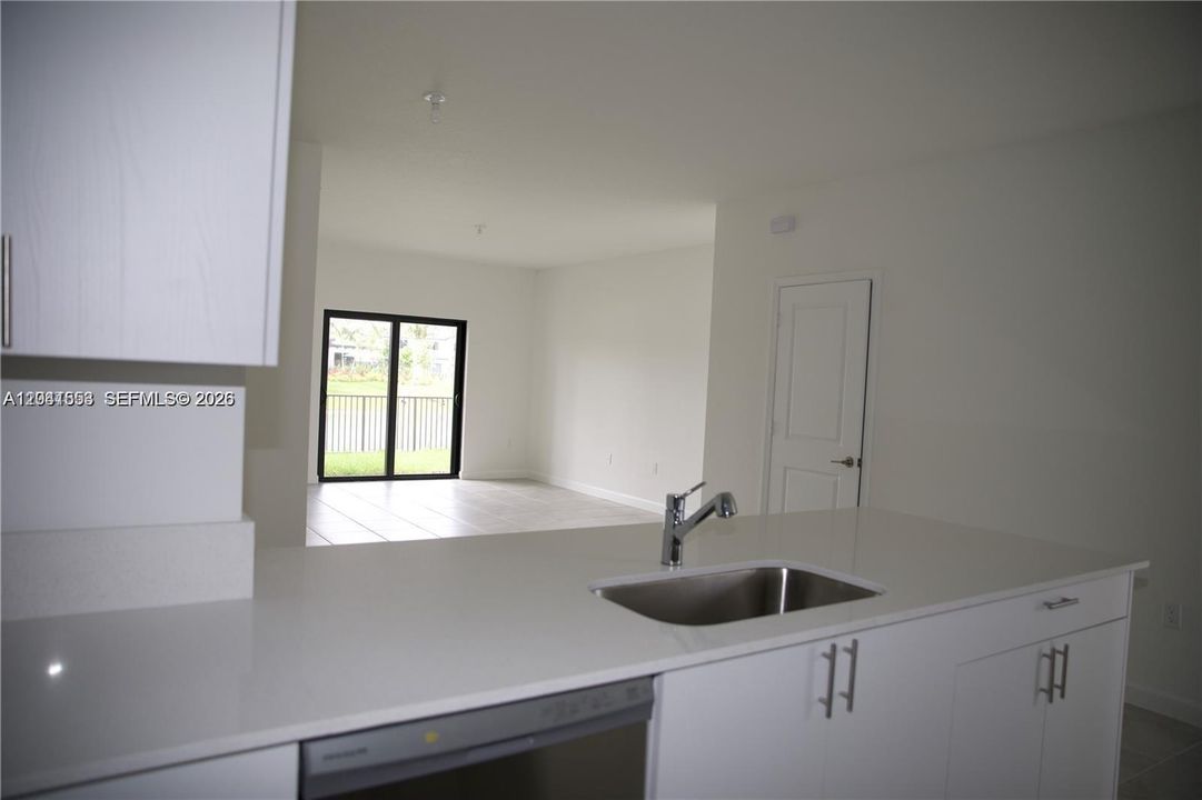For Rent: $4,200 (3 beds, 3 baths, 1738 Square Feet)
