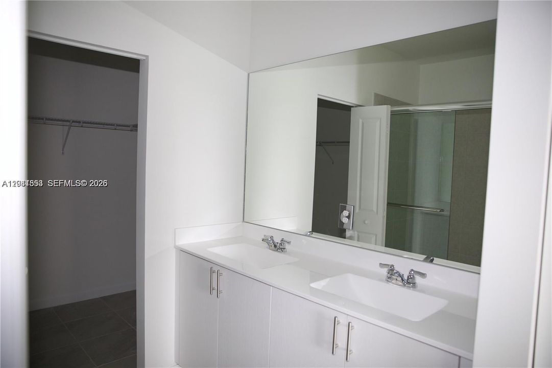 For Rent: $4,200 (3 beds, 3 baths, 1738 Square Feet)