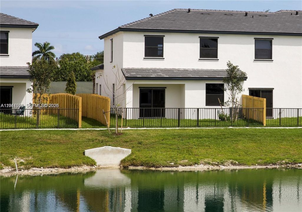 For Rent: $4,200 (3 beds, 3 baths, 1738 Square Feet)