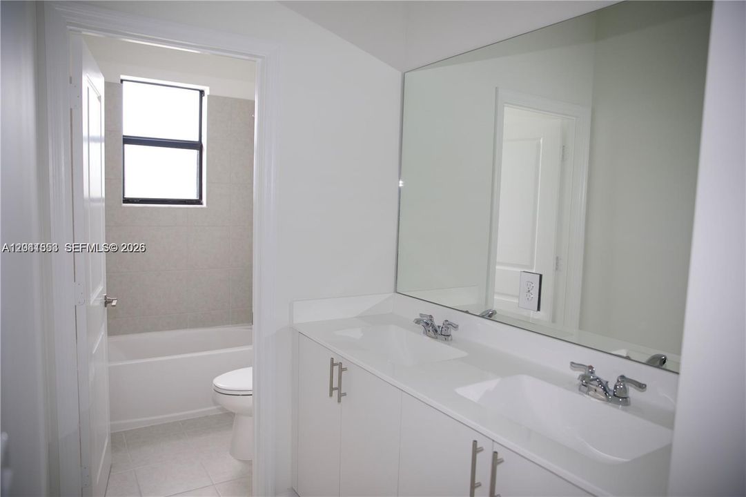 For Rent: $4,200 (3 beds, 3 baths, 1738 Square Feet)