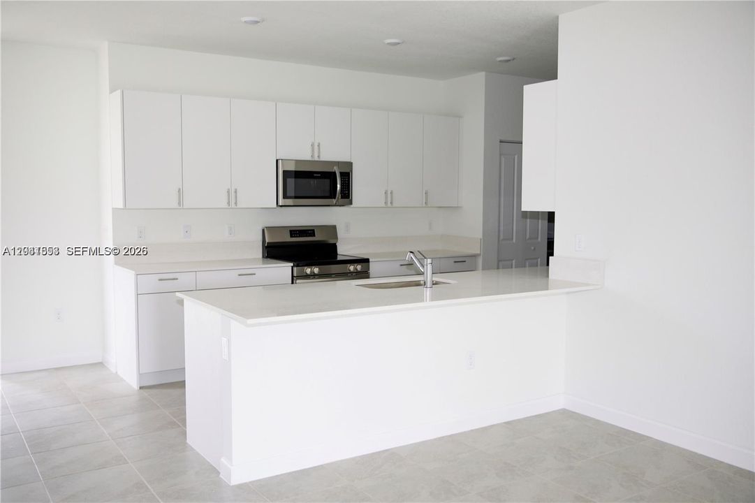 For Rent: $4,200 (3 beds, 3 baths, 1738 Square Feet)