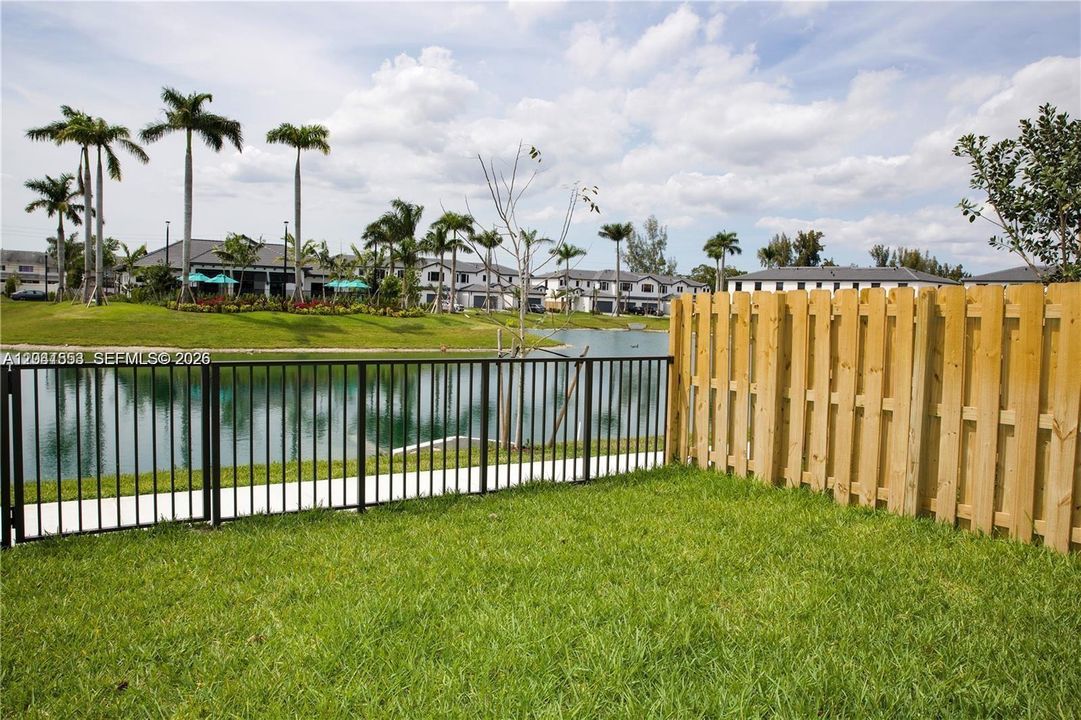 For Rent: $4,200 (3 beds, 3 baths, 1738 Square Feet)