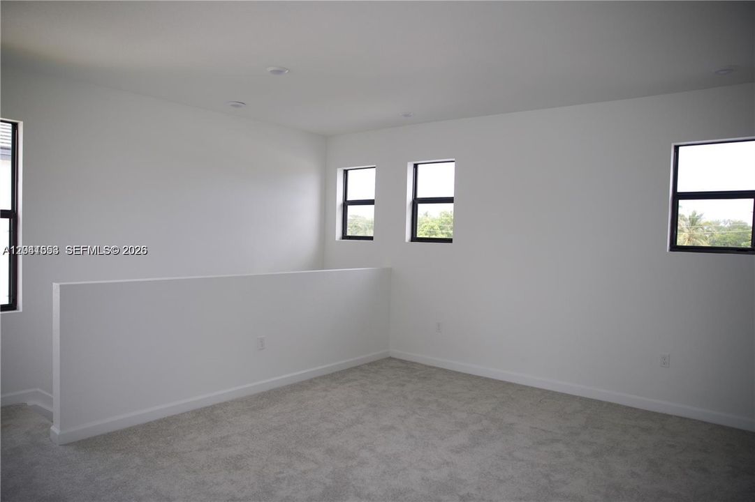 For Rent: $4,200 (3 beds, 3 baths, 1738 Square Feet)