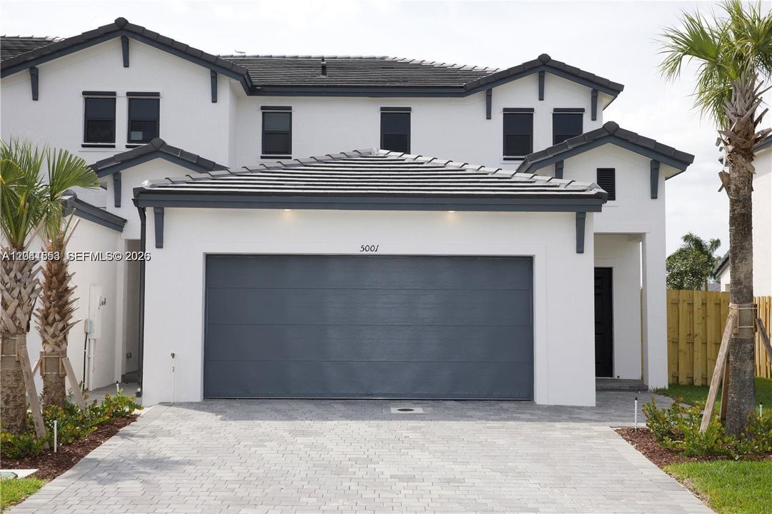 For Rent: $4,200 (3 beds, 3 baths, 1738 Square Feet)