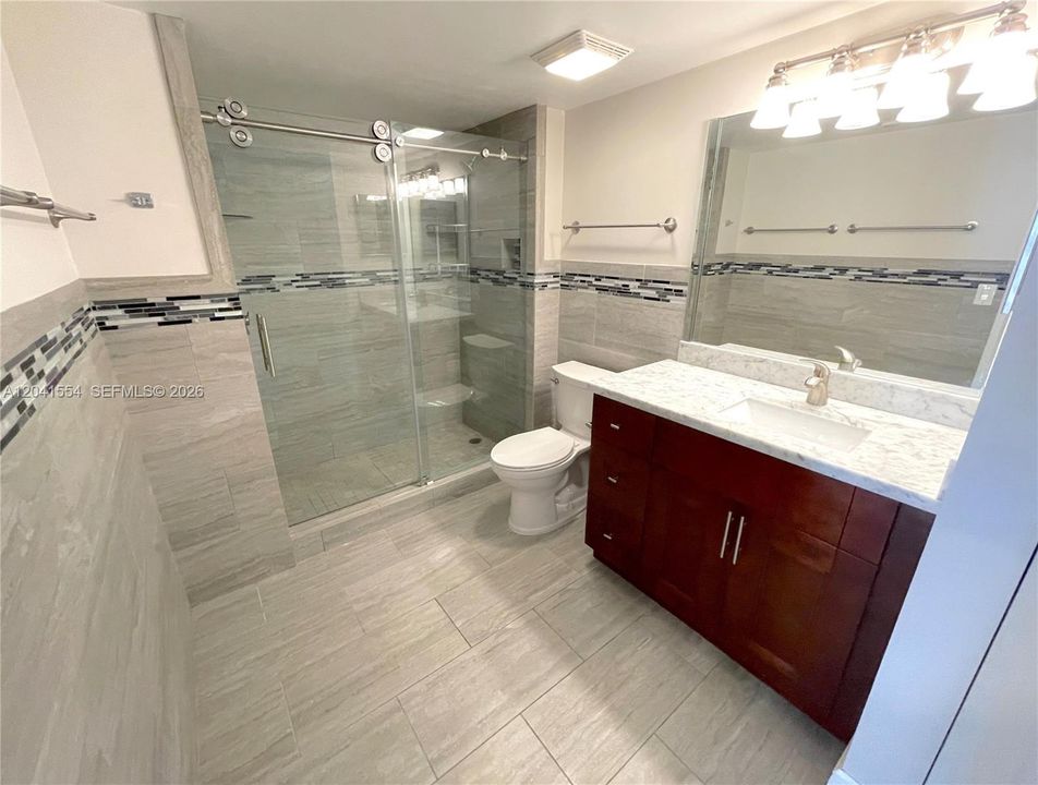 For Rent: $2,395 (1 beds, 1 baths, 870 Square Feet)