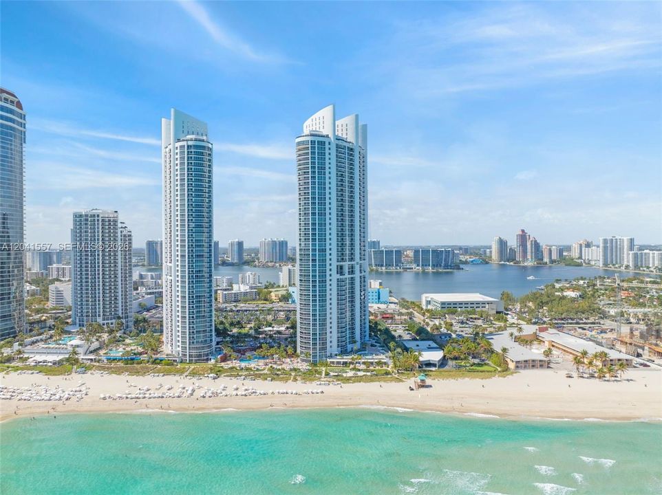 В аренду: $4,700 (1 спален, 1 ванн, 881 Квадратных фут)