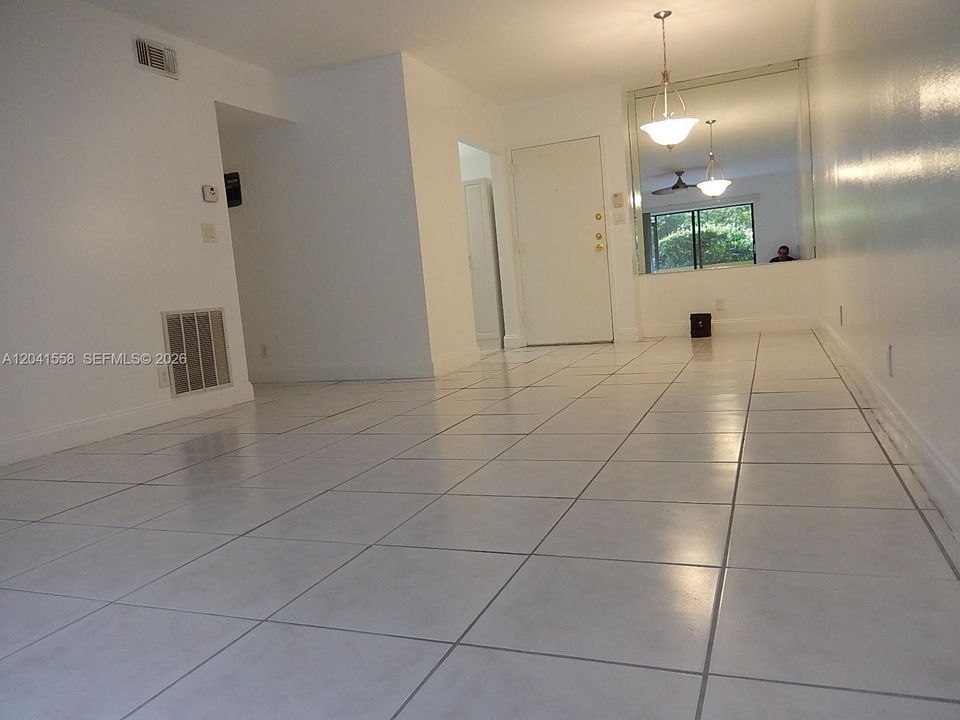 En Renta: $1,795 (2 camas, 2 baños, 1050 Pies cuadrados)