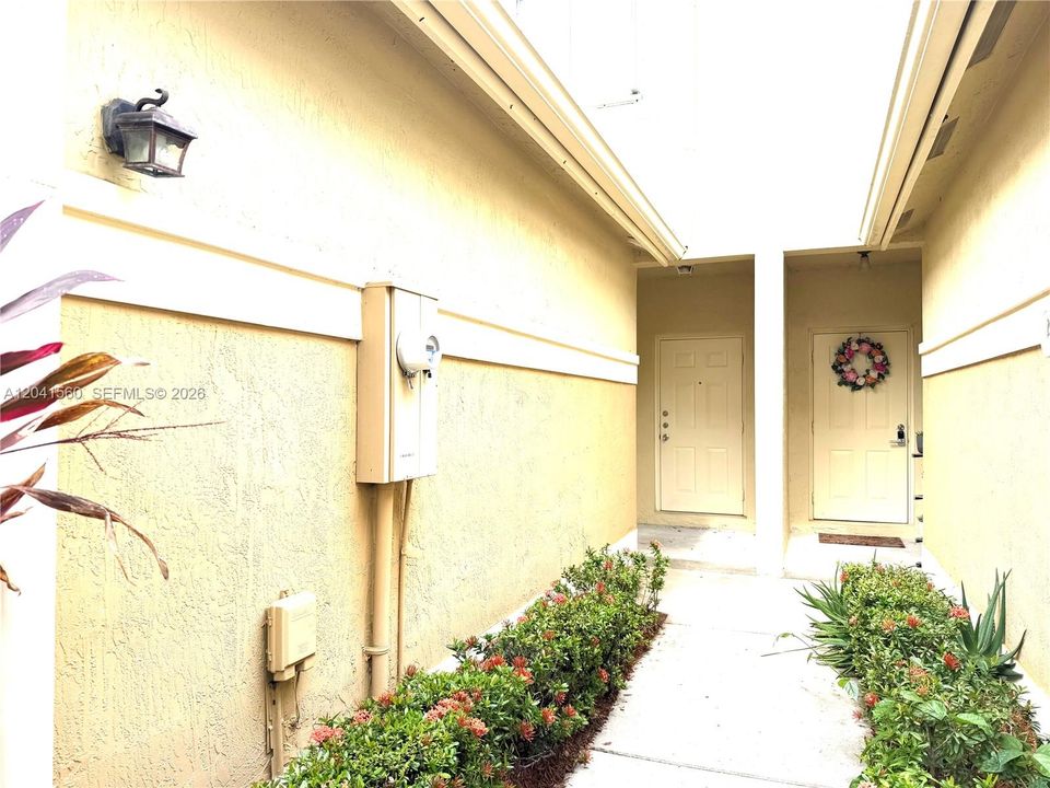 For Rent: $3,499 (2 beds, 2 baths, 1155 Square Feet)