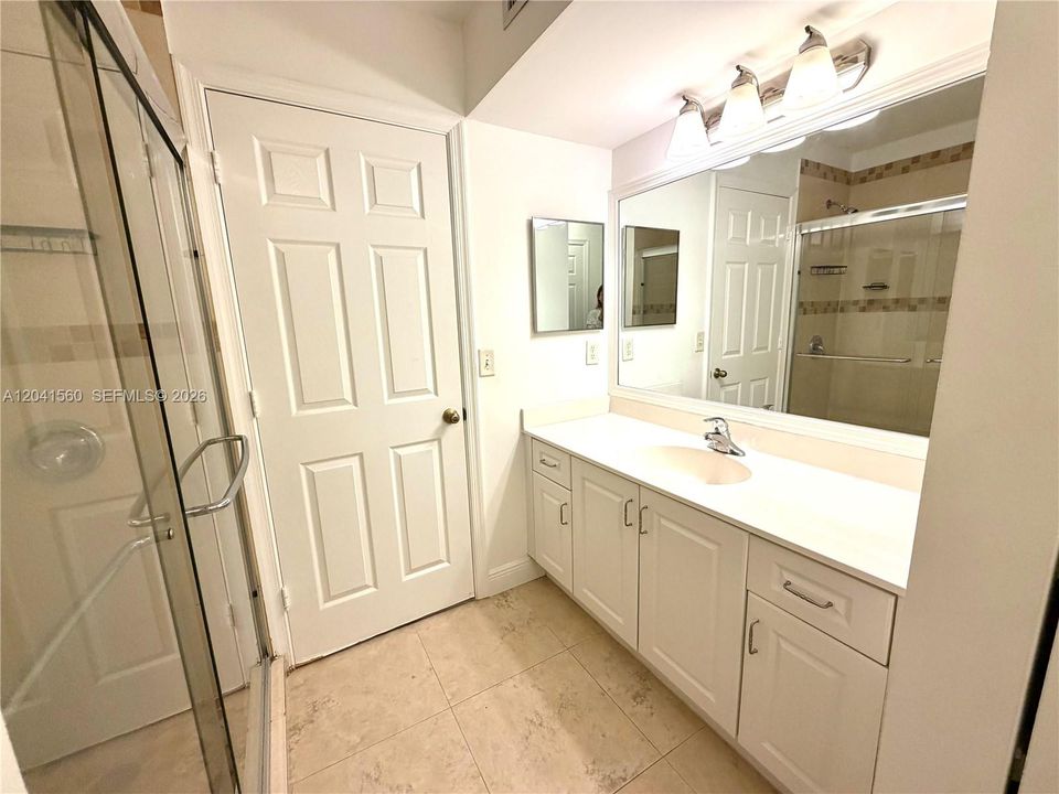 For Rent: $3,499 (2 beds, 2 baths, 1155 Square Feet)