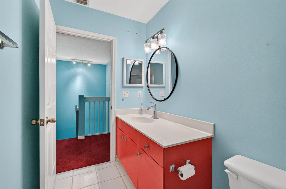 UPSTAIRS BATHROOM