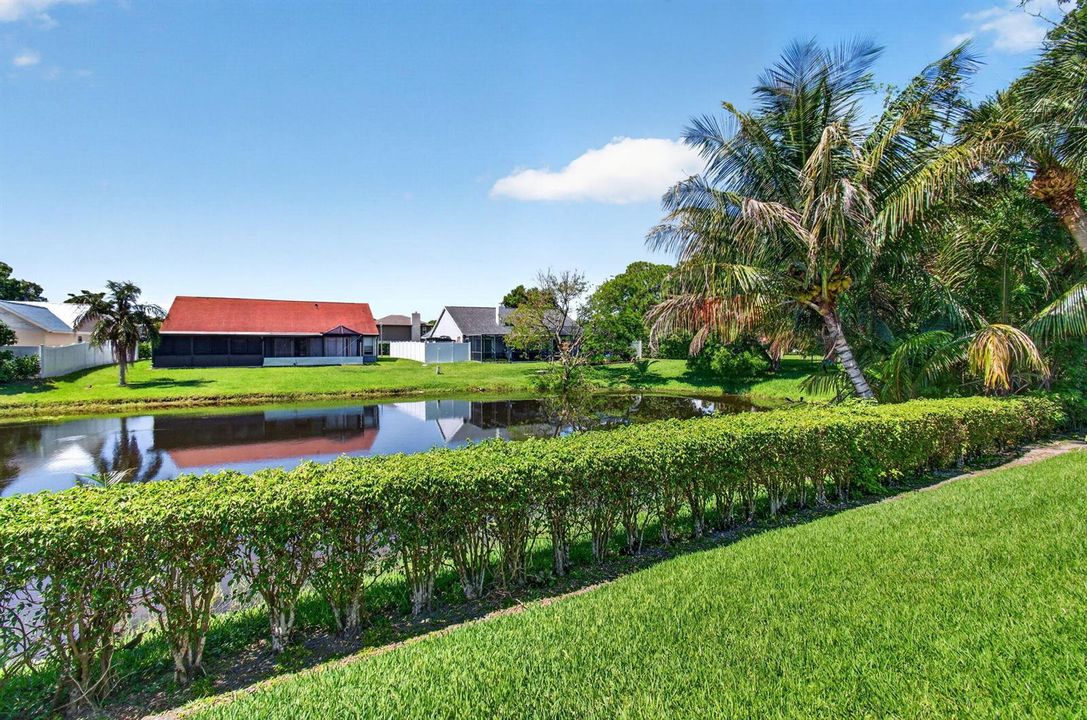 CANAL FRONT