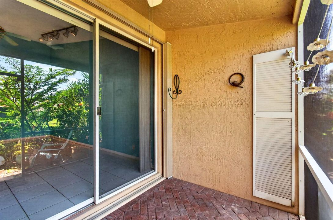 MESH SCREENED PATIO