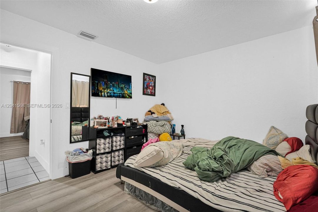 En Venta: $619,000 (3 camas, 2 baños, 1706 Pies cuadrados)