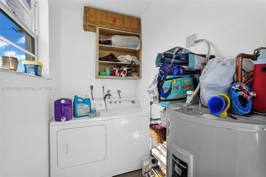 En Venta: $619,000 (3 camas, 2 baños, 1706 Pies cuadrados)