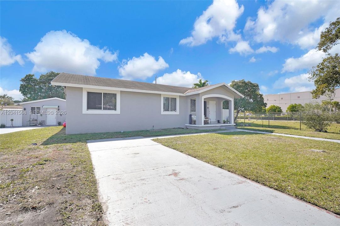 En Venta: $619,000 (3 camas, 2 baños, 1706 Pies cuadrados)