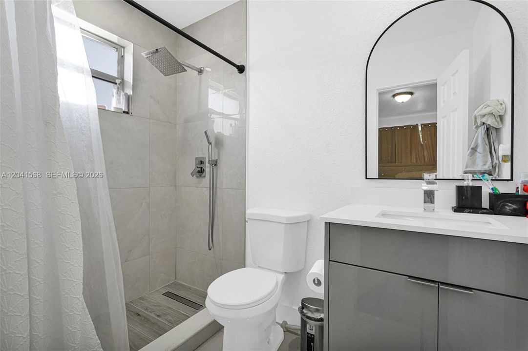 En Venta: $619,000 (3 camas, 2 baños, 1706 Pies cuadrados)