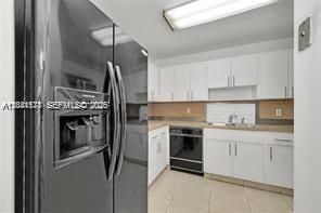 En Renta: $2,700 (3 camas, 2 baños, 1120 Pies cuadrados)