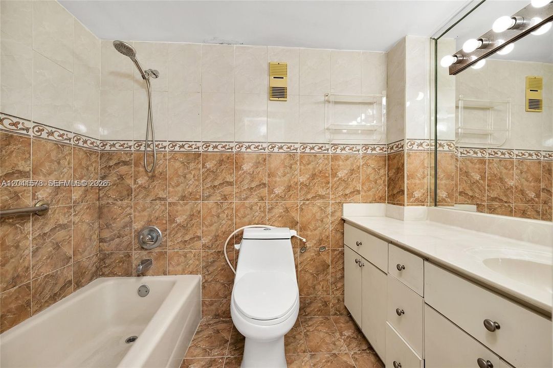 En Renta: $2,700 (3 camas, 2 baños, 1120 Pies cuadrados)