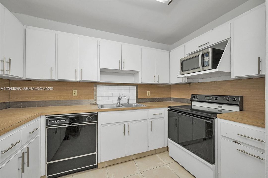 En Renta: $2,700 (3 camas, 2 baños, 1120 Pies cuadrados)