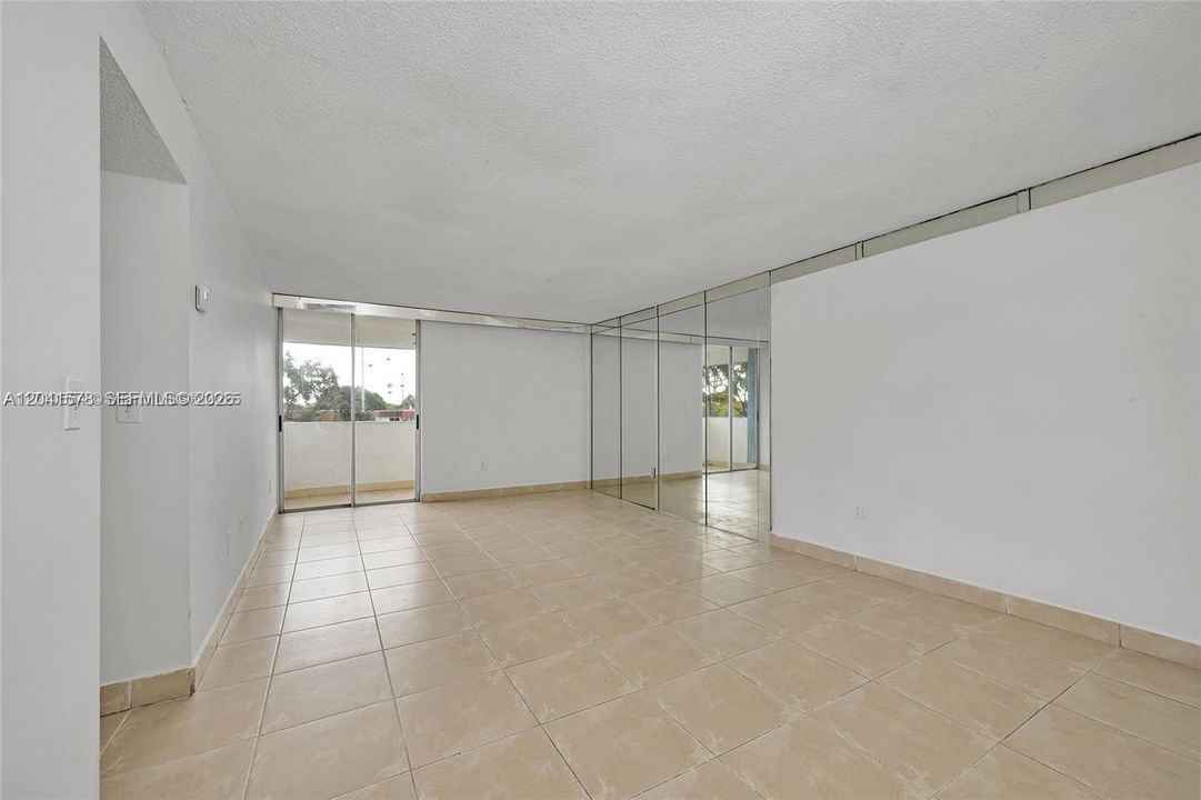 En Renta: $2,700 (3 camas, 2 baños, 1120 Pies cuadrados)