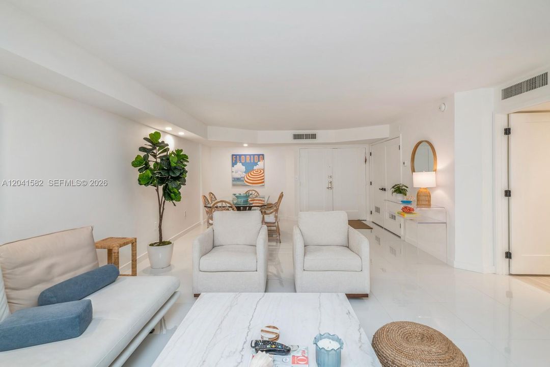 For Sale: $995,000 (2 beds, 2 baths, 1822 Square Feet)