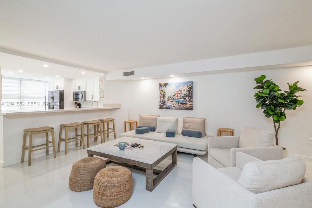 For Sale: $995,000 (2 beds, 2 baths, 1822 Square Feet)