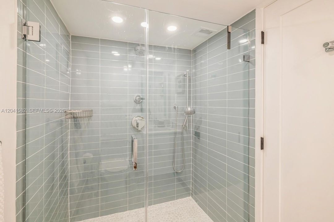 For Sale: $995,000 (2 beds, 2 baths, 1822 Square Feet)
