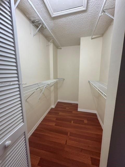 На продажу: $399,900 (2 спален, 2 ванн, 1160 Квадратных фут)