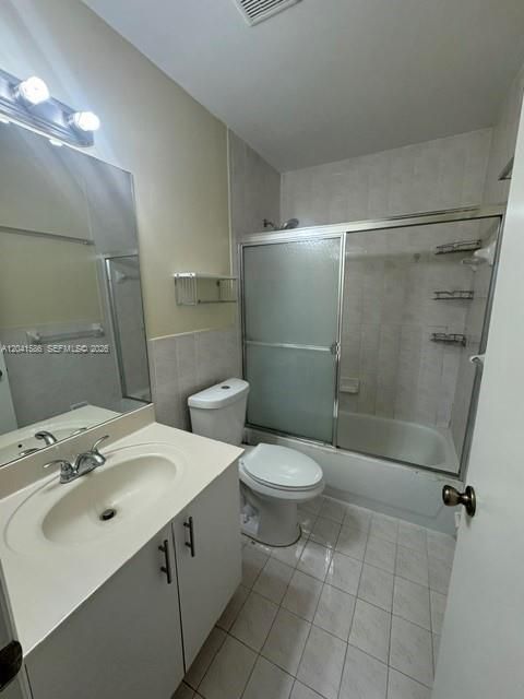 На продажу: $399,900 (2 спален, 2 ванн, 1160 Квадратных фут)