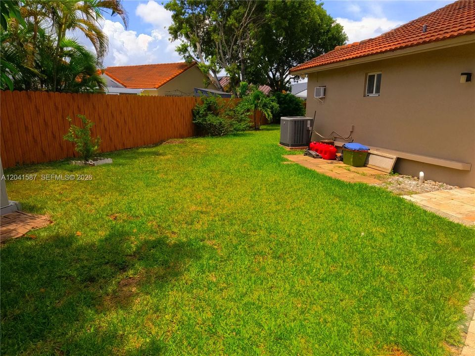 En Venta: $630,000 (3 camas, 2 baños, 1180 Pies cuadrados)