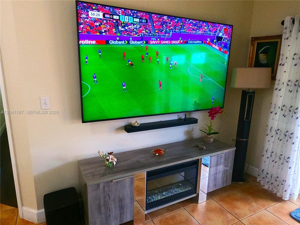 En Venta: $630,000 (3 camas, 2 baños, 1180 Pies cuadrados)