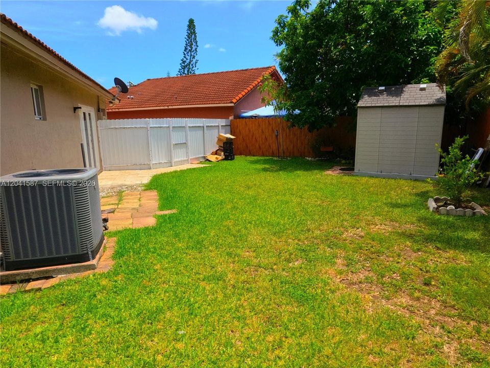 En Venta: $630,000 (3 camas, 2 baños, 1180 Pies cuadrados)