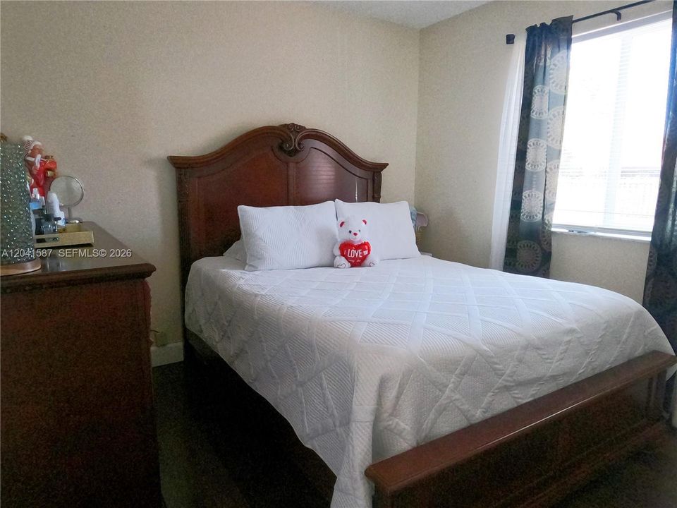 En Venta: $630,000 (3 camas, 2 baños, 1180 Pies cuadrados)