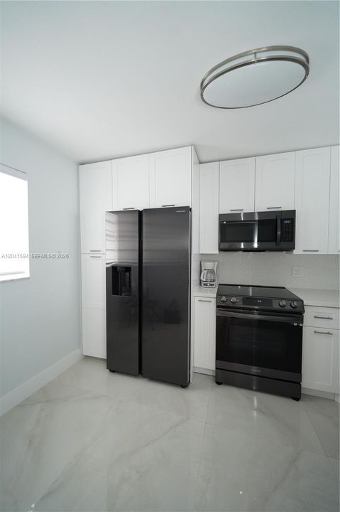 На продажу: $164,999 (2 спален, 2 ванн, 1162 Квадратных фут)