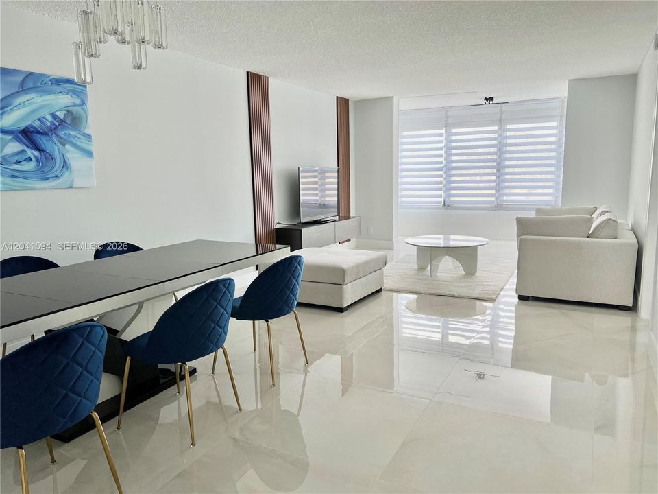 На продажу: $164,999 (2 спален, 2 ванн, 1162 Квадратных фут)