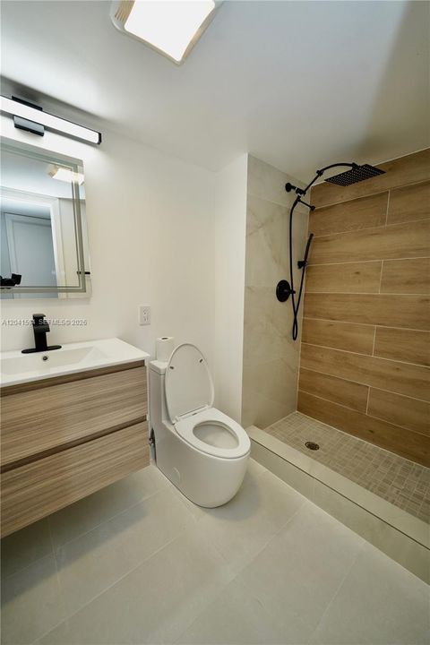 На продажу: $164,999 (2 спален, 2 ванн, 1162 Квадратных фут)