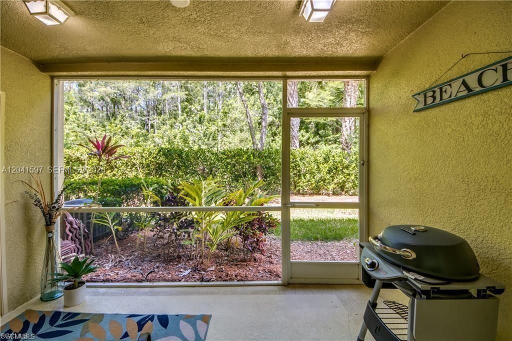 Private Screened Lanai