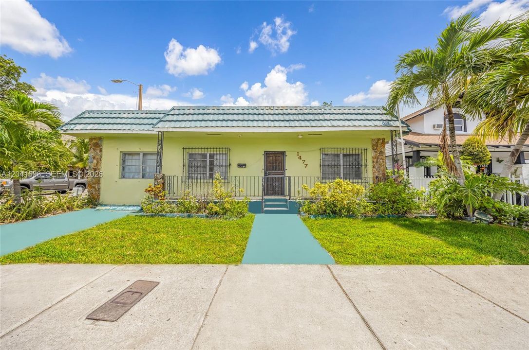 For Sale: $700,000 (3 beds, 1 baths, 2142 Square Feet)