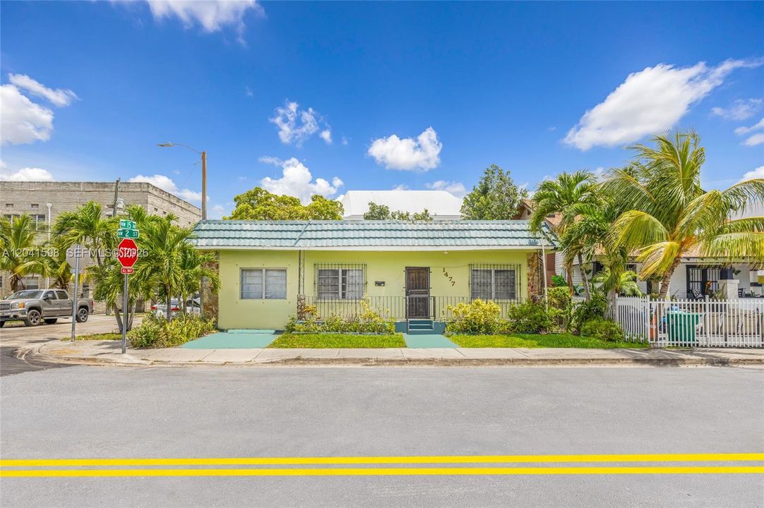 For Sale: $700,000 (3 beds, 1 baths, 2142 Square Feet)